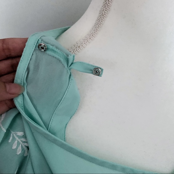 ESHAKTI Mint Fluttered Sleeve Chiffon Top - Picture 5 of 7